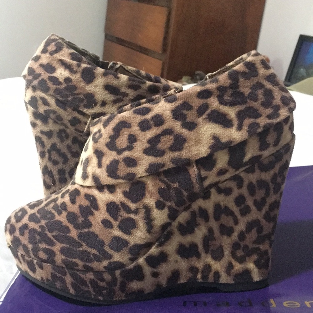 Steve Madden Madden girl leopard wedge